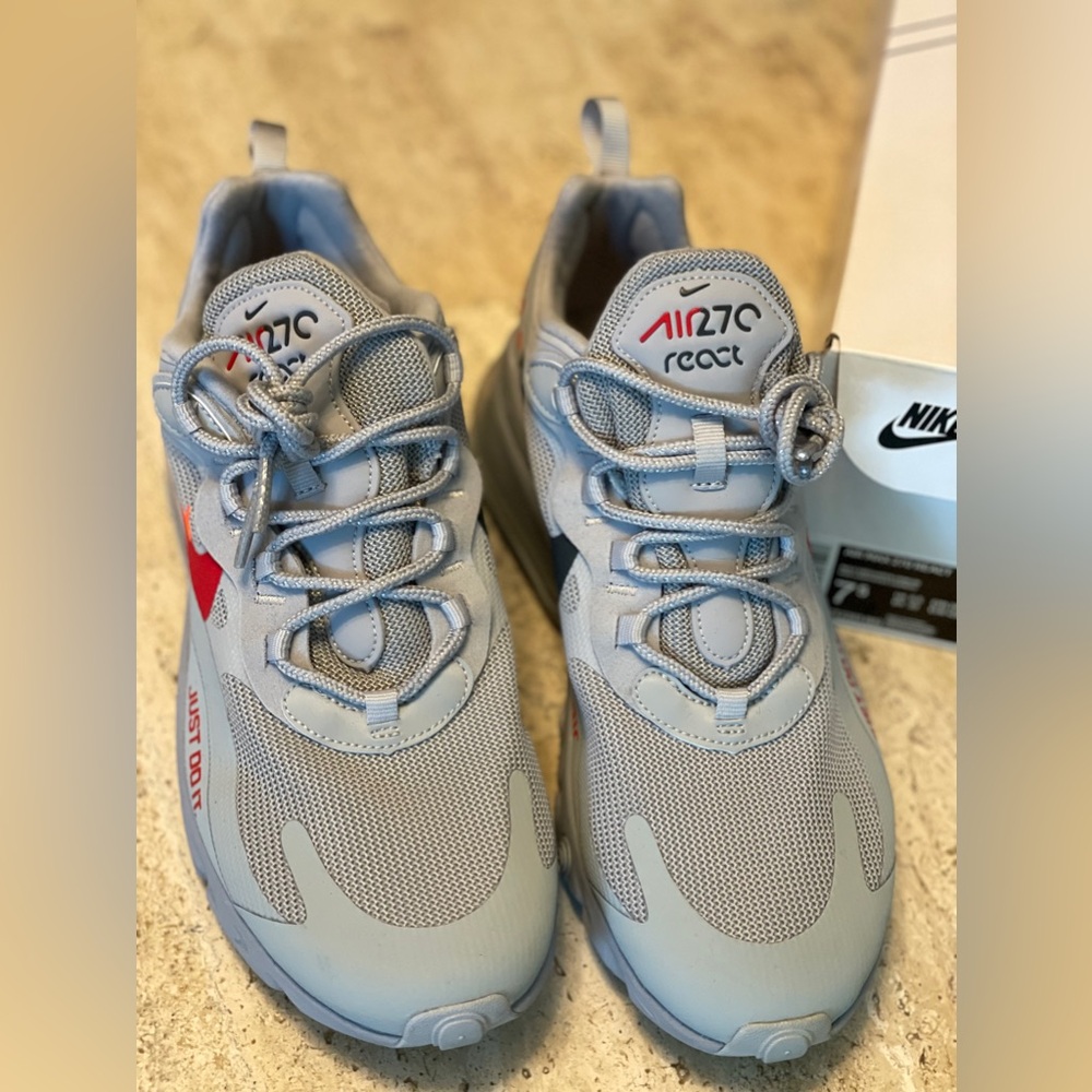 Men’s Nike tennis shoes